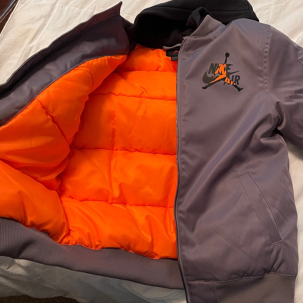 New! Heavyweight Nike Air Jordan coat youth Large 12-14 yr